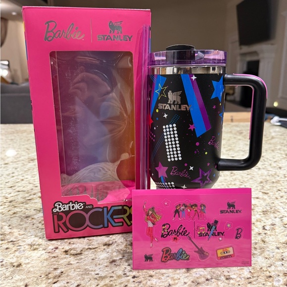 Stanley x Barbie Limited Edition Barbie and The Rockers - Picture 4 of 5